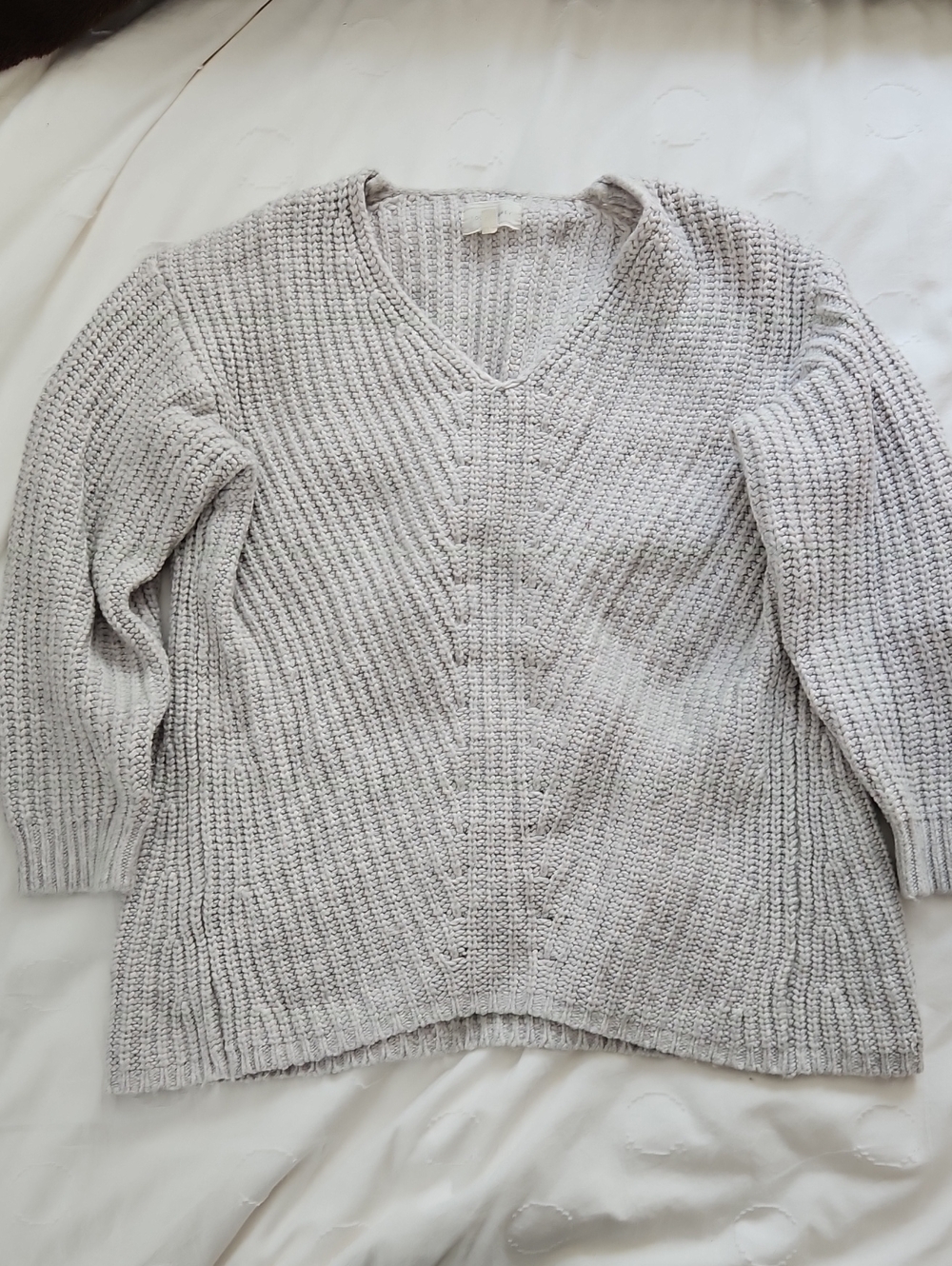 Lou & Grey Light Gray V-Neck Chunky Knit Sweater